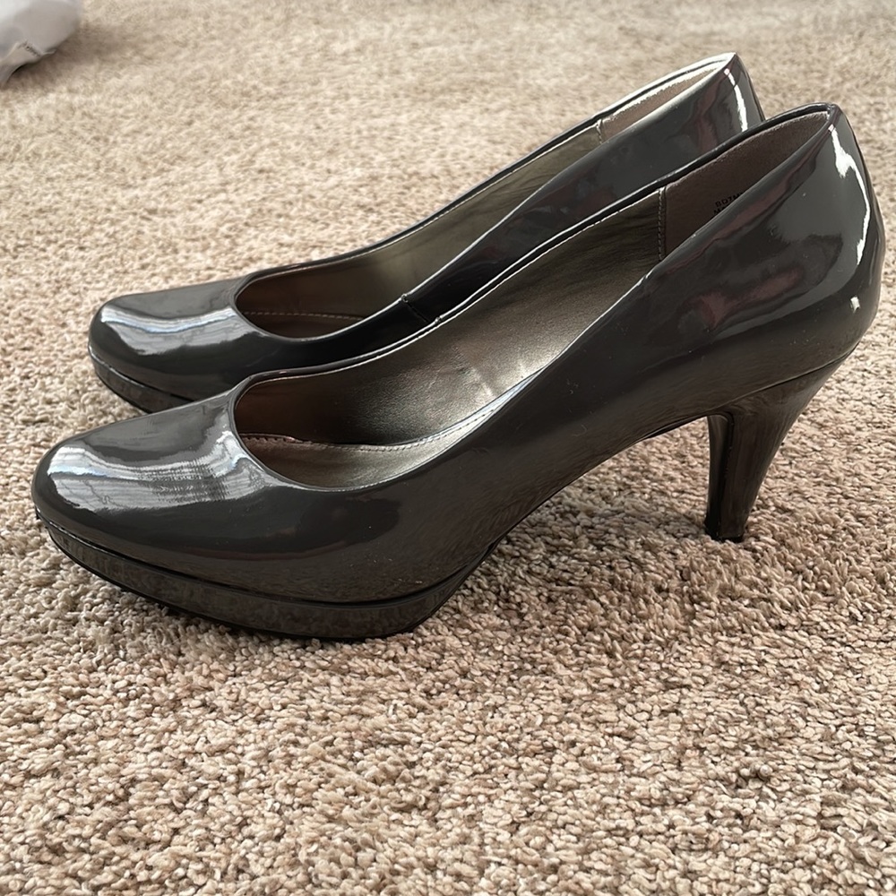 Patten Heels - Picture 2 of 5